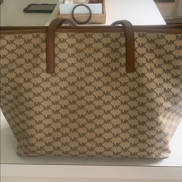Michael Kors Handbags - Michael Kors Tote